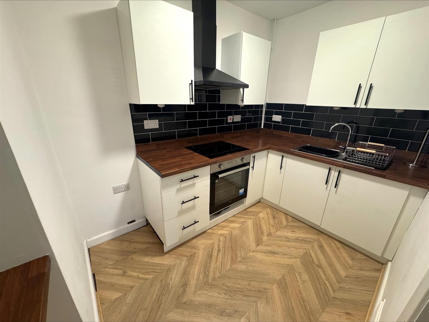 Panteg, Felinfoel, Llanelli, SA15 3TE